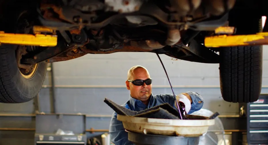 Signs of a Failing Car Taillight Control Module: When Your Vehicle’s “Brain” Needs Attention
